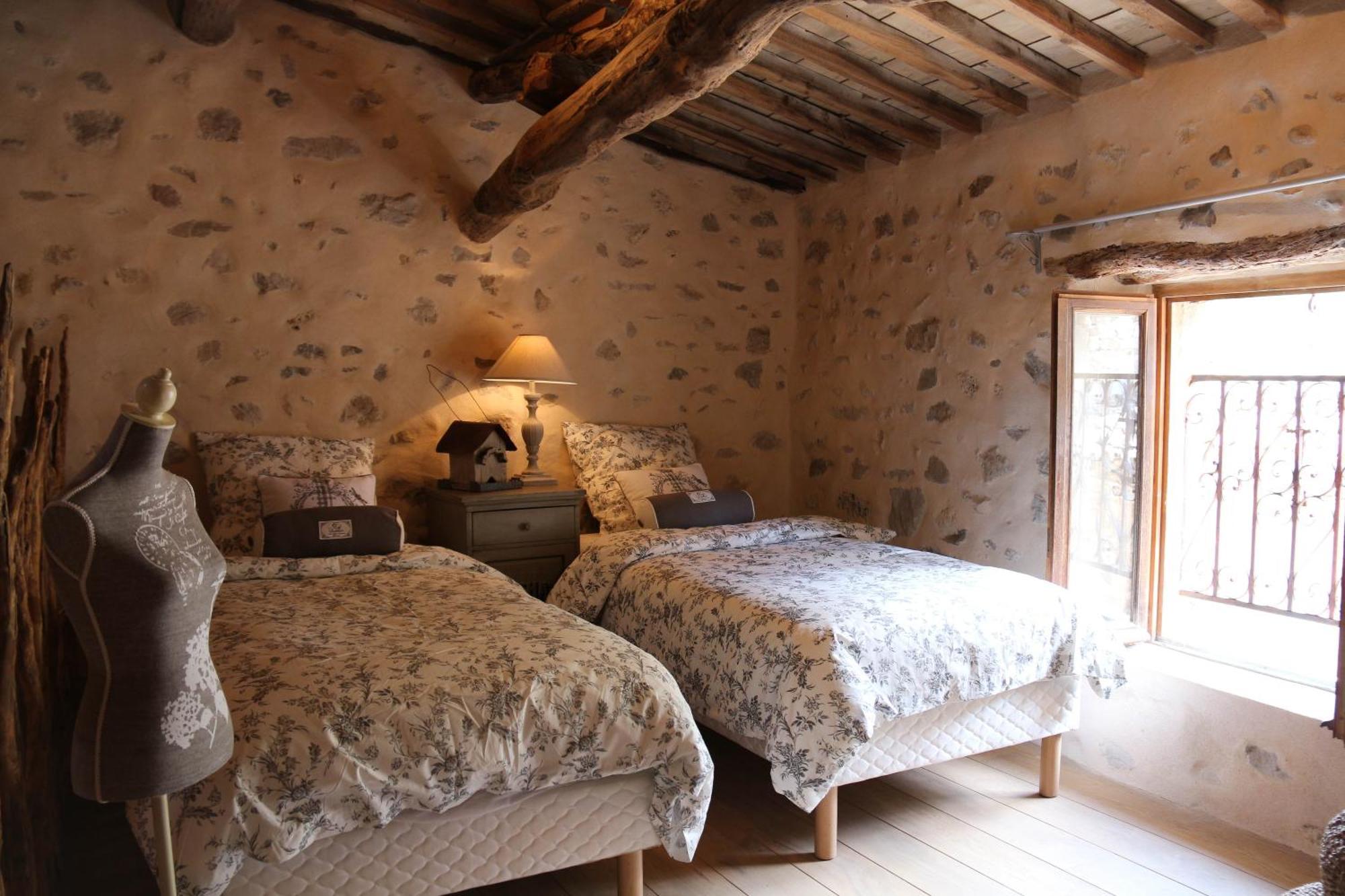Gite Marceline Saint-Guilhem-le-Desert Exterior photo